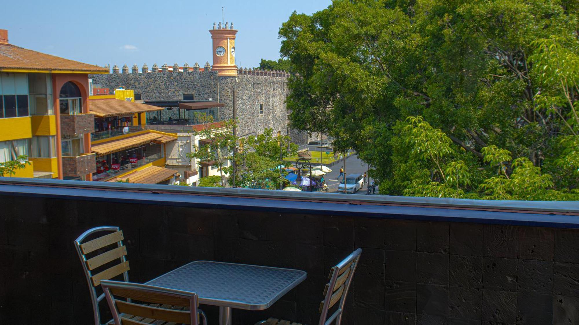 Suites Las Plazas Cuernavaca Exteriör bild